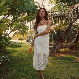 Hannah White Floral Applique Midi Dress NWT